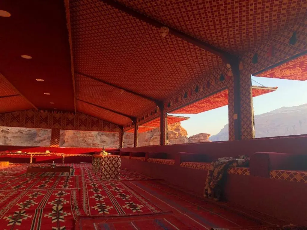 ホテル Bedouins Life Camp アカバ